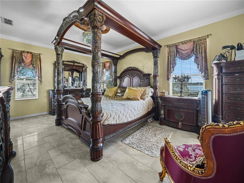 En Venta: $825,000 (5 camas, 4 baños, 3516 Pies cuadrados)