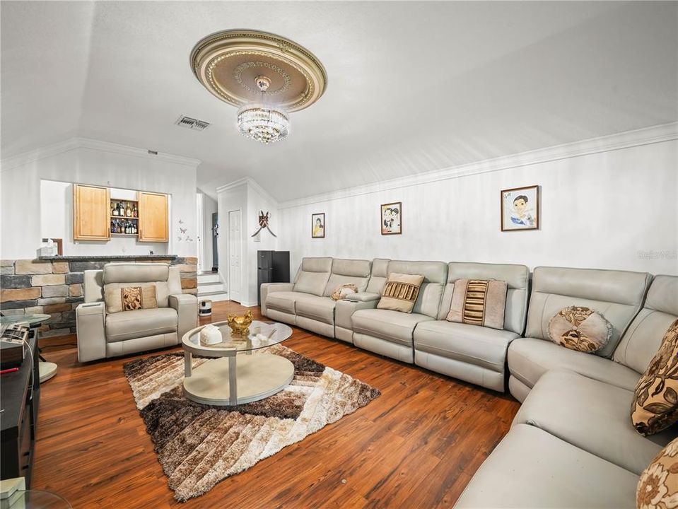 En Venta: $825,000 (5 camas, 4 baños, 3516 Pies cuadrados)