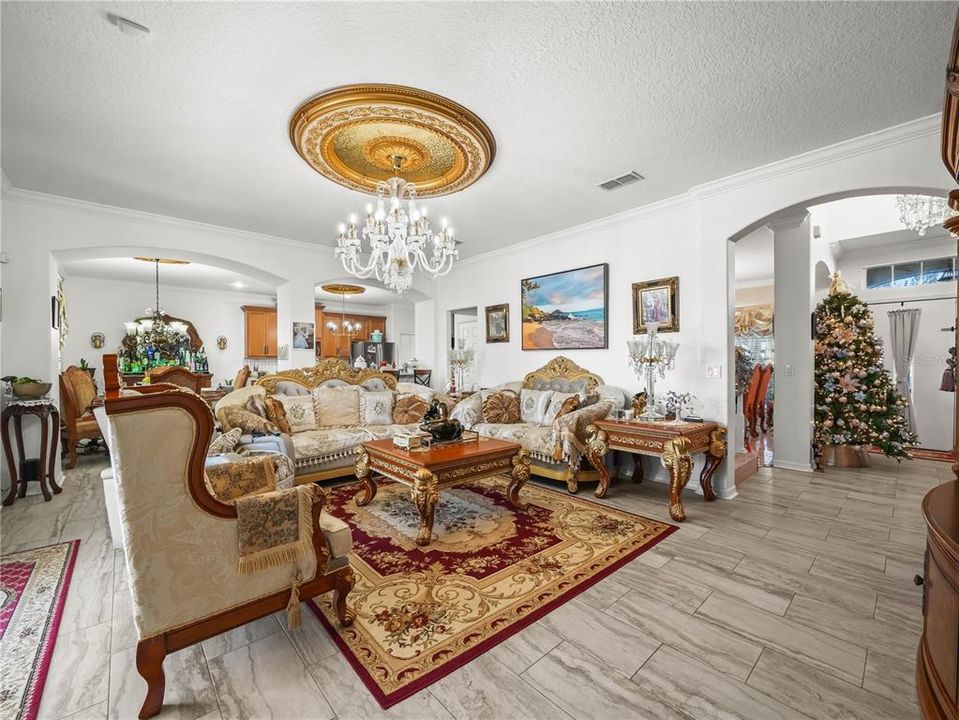 En Venta: $825,000 (5 camas, 4 baños, 3516 Pies cuadrados)