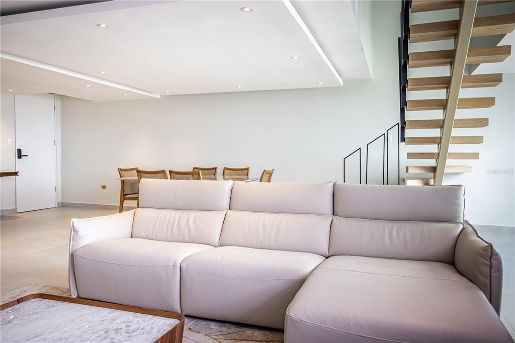 For Rent: $4,500 (2 beds, 2 baths, 1900 Square Feet)