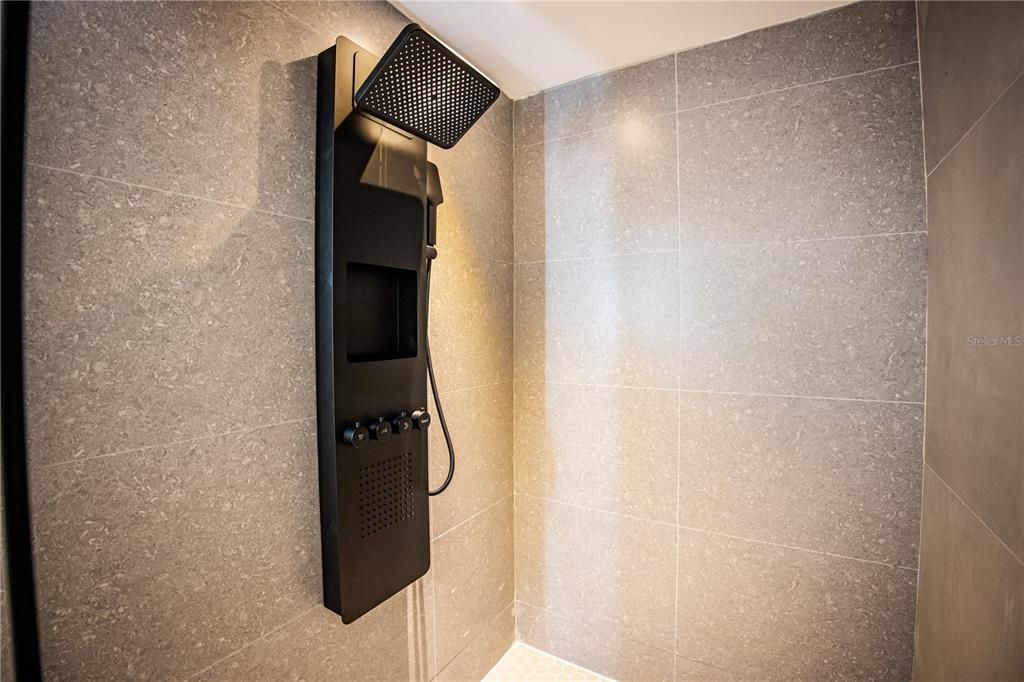 For Rent: $4,500 (2 beds, 2 baths, 1900 Square Feet)