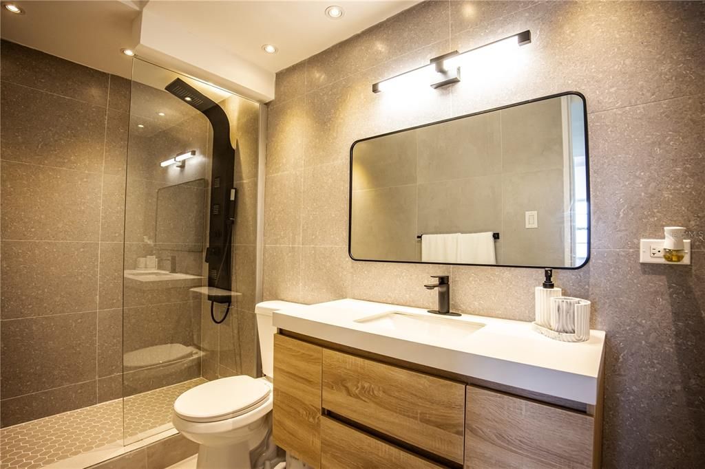 For Rent: $4,500 (2 beds, 2 baths, 1900 Square Feet)