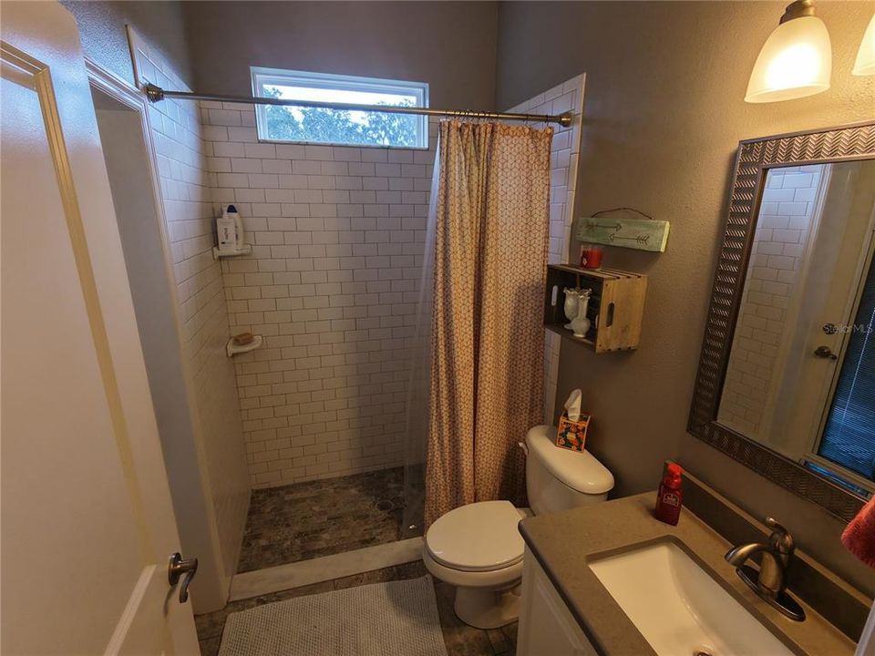 En Venta: $839,900 (4 camas, 3 baños, 2450 Pies cuadrados)