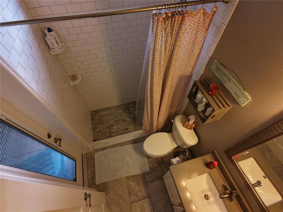 En Venta: $839,900 (4 camas, 3 baños, 2450 Pies cuadrados)