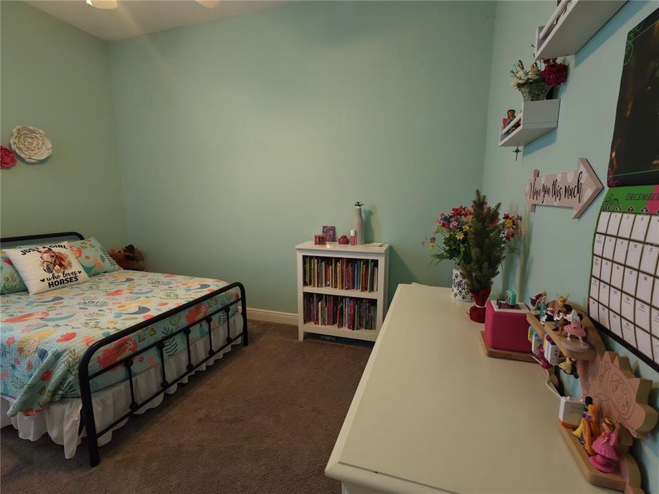 En Venta: $839,900 (4 camas, 3 baños, 2450 Pies cuadrados)