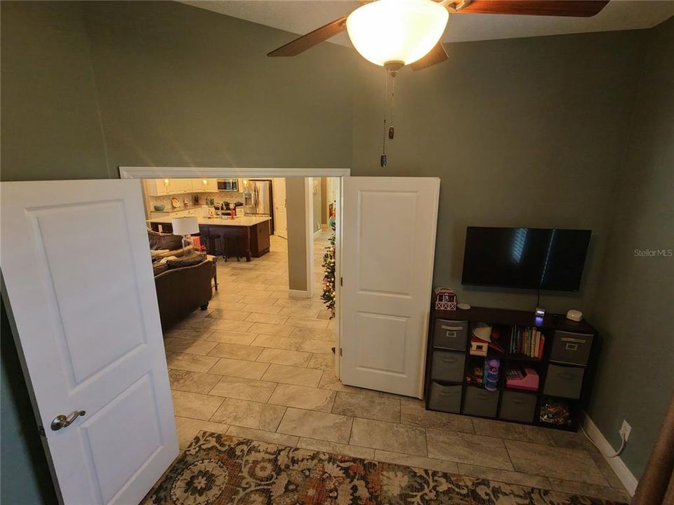 En Venta: $839,900 (4 camas, 3 baños, 2450 Pies cuadrados)