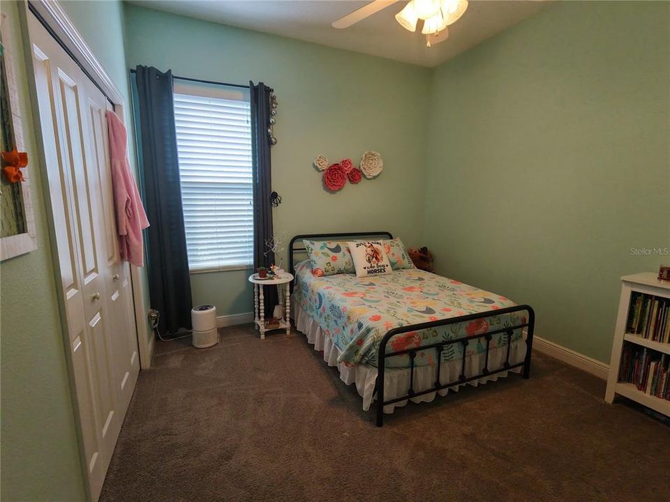 En Venta: $839,900 (4 camas, 3 baños, 2450 Pies cuadrados)