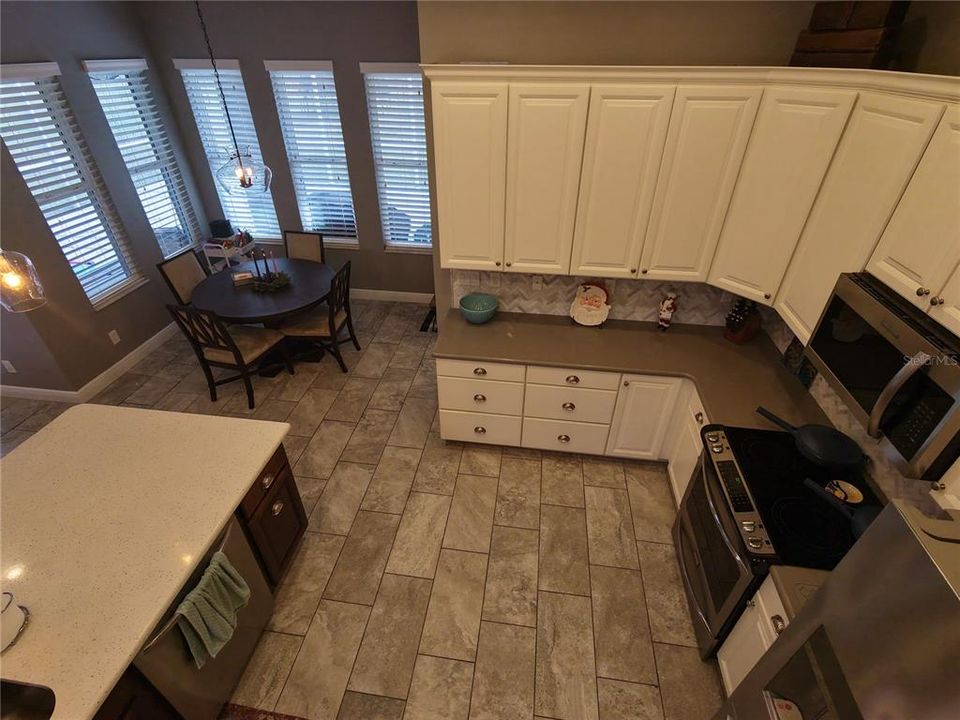 En Venta: $839,900 (4 camas, 3 baños, 2450 Pies cuadrados)