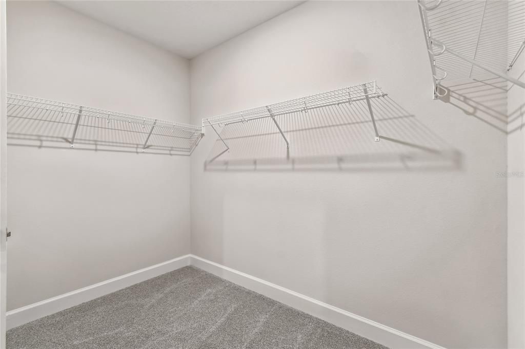 На продажу: $299,990 (3 спален, 2 ванн, 1684 Квадратных фут)