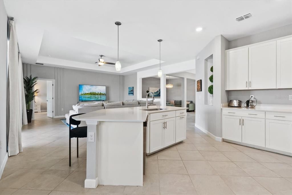 На продажу: $549,000 (4 спален, 2 ванн, 2239 Квадратных фут)