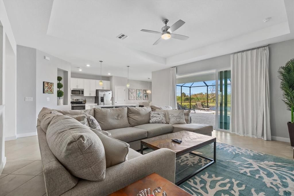 На продажу: $549,000 (4 спален, 2 ванн, 2239 Квадратных фут)