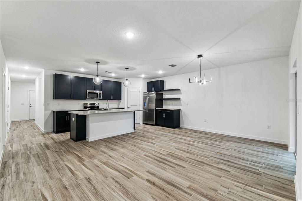 待售: $299,990 (3 贝兹, 2 浴室, 1684 平方英尺)