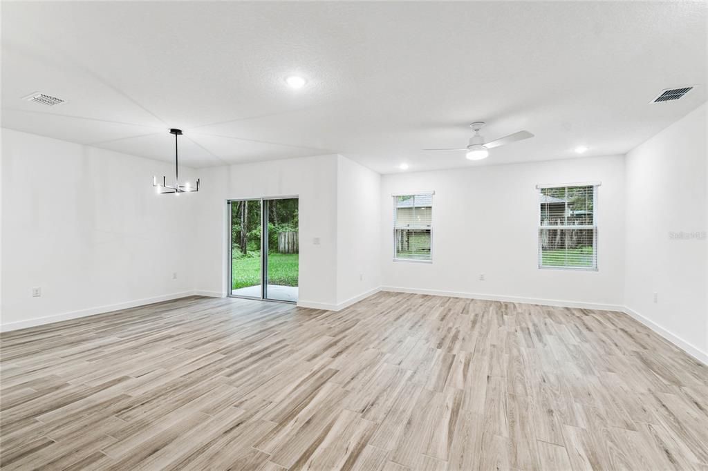 待售: $299,990 (3 贝兹, 2 浴室, 1684 平方英尺)