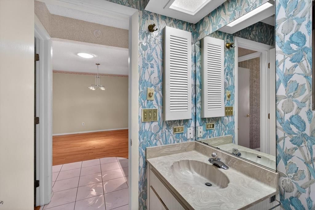 For Sale: $235,000 (2 beds, 2 baths, 1230 Square Feet)