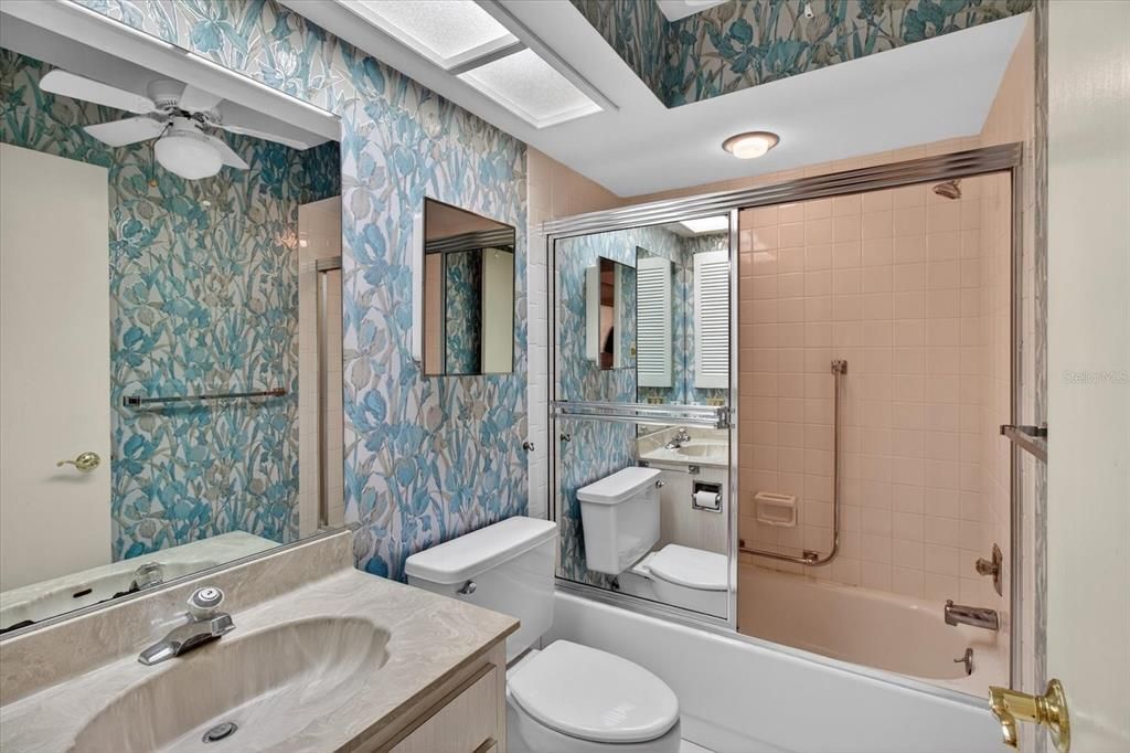 For Sale: $235,000 (2 beds, 2 baths, 1230 Square Feet)