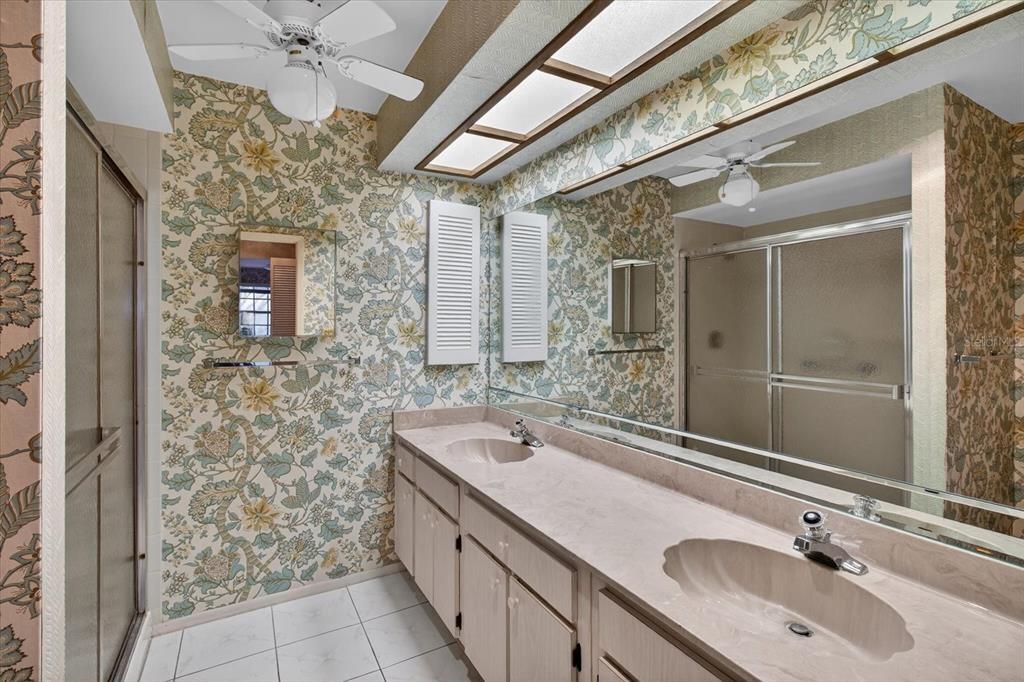 For Sale: $235,000 (2 beds, 2 baths, 1230 Square Feet)