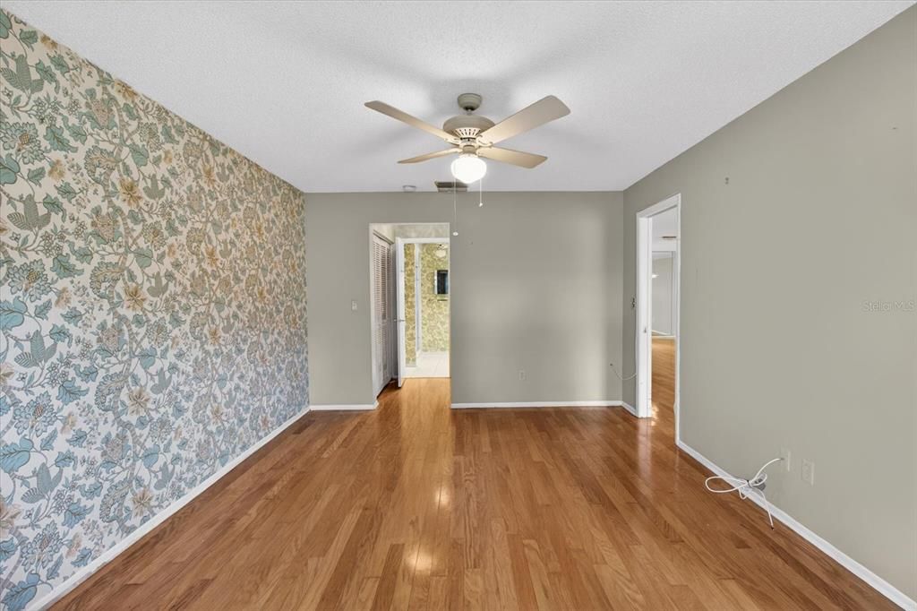 For Sale: $235,000 (2 beds, 2 baths, 1230 Square Feet)