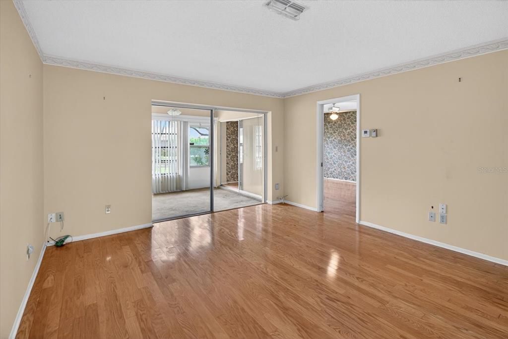 For Sale: $235,000 (2 beds, 2 baths, 1230 Square Feet)