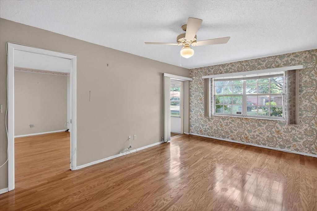 For Sale: $235,000 (2 beds, 2 baths, 1230 Square Feet)