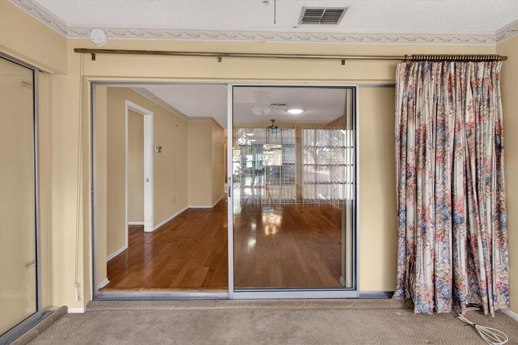 For Sale: $235,000 (2 beds, 2 baths, 1230 Square Feet)