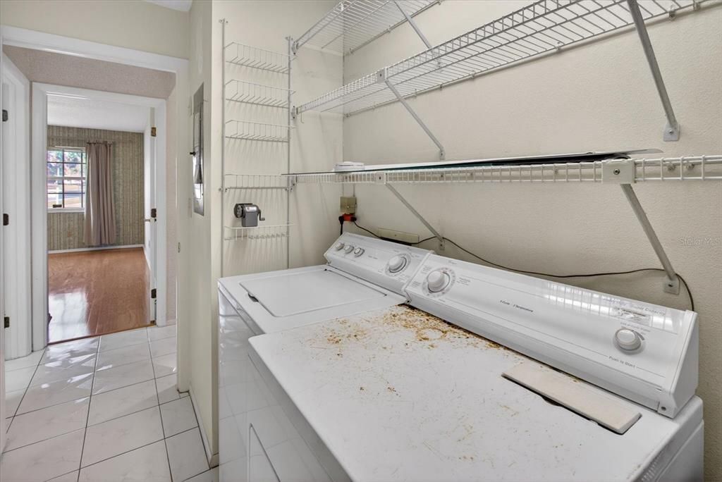 For Sale: $235,000 (2 beds, 2 baths, 1230 Square Feet)