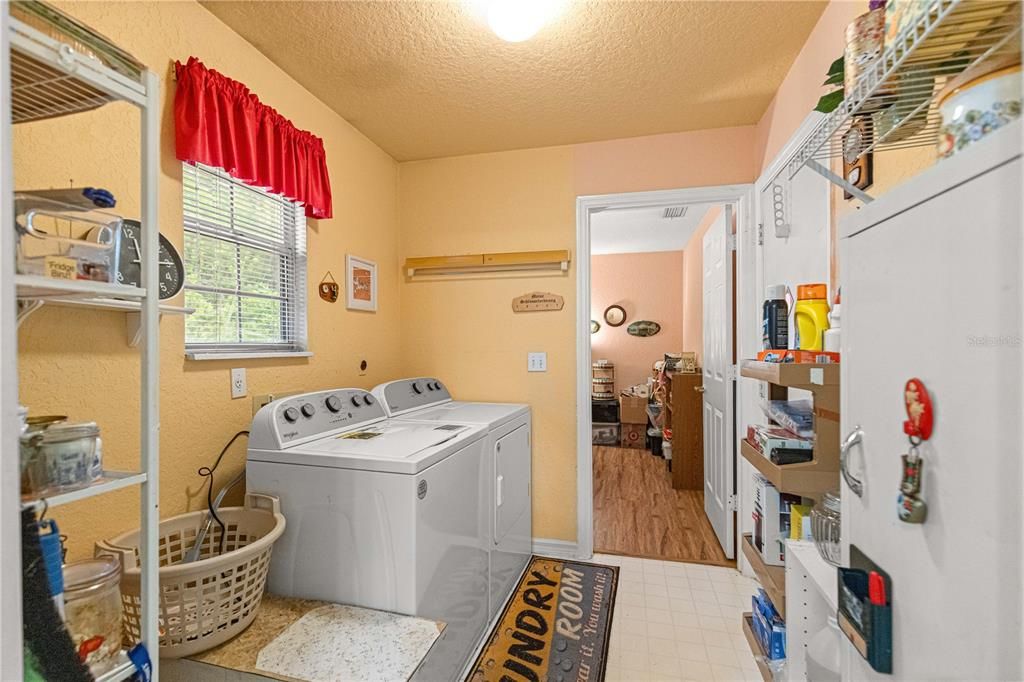 For Sale: $179,900 (2 beds, 2 baths, 1160 Square Feet)