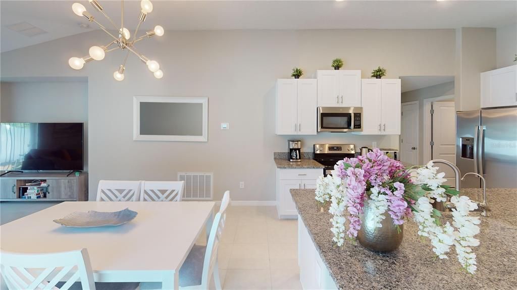 На продажу: $295,000 (3 спален, 2 ванн, 1267 Квадратных фут)