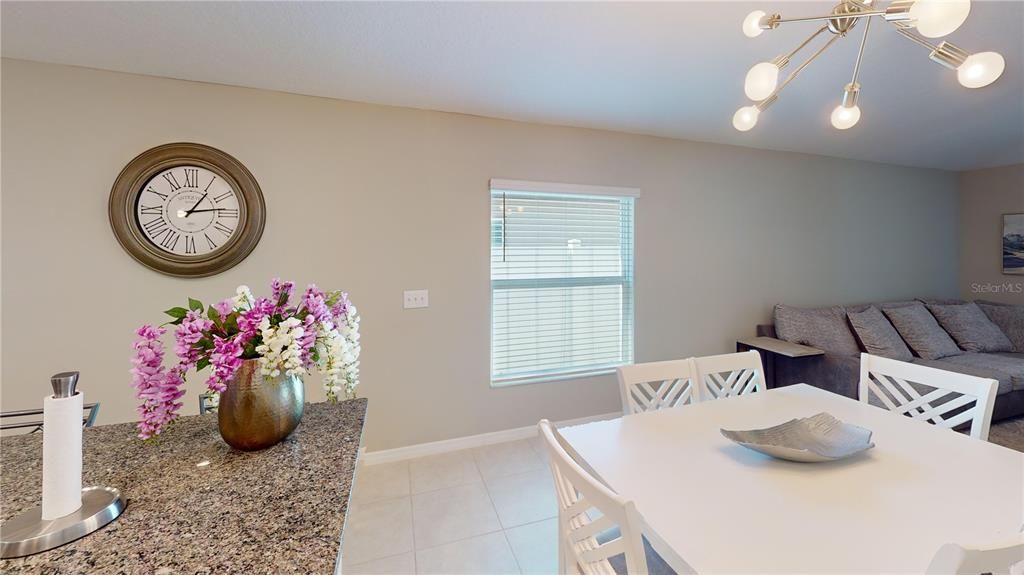 На продажу: $295,000 (3 спален, 2 ванн, 1267 Квадратных фут)