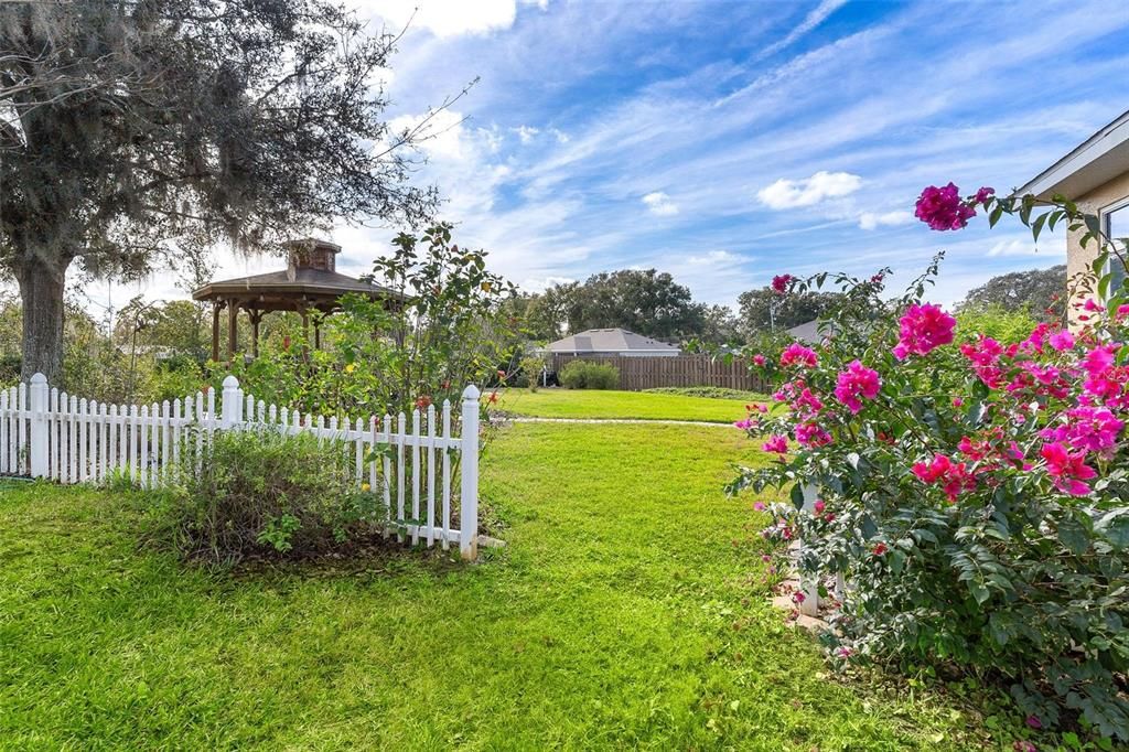 For Sale: $399,000 (3 beds, 2 baths, 1898 Square Feet)