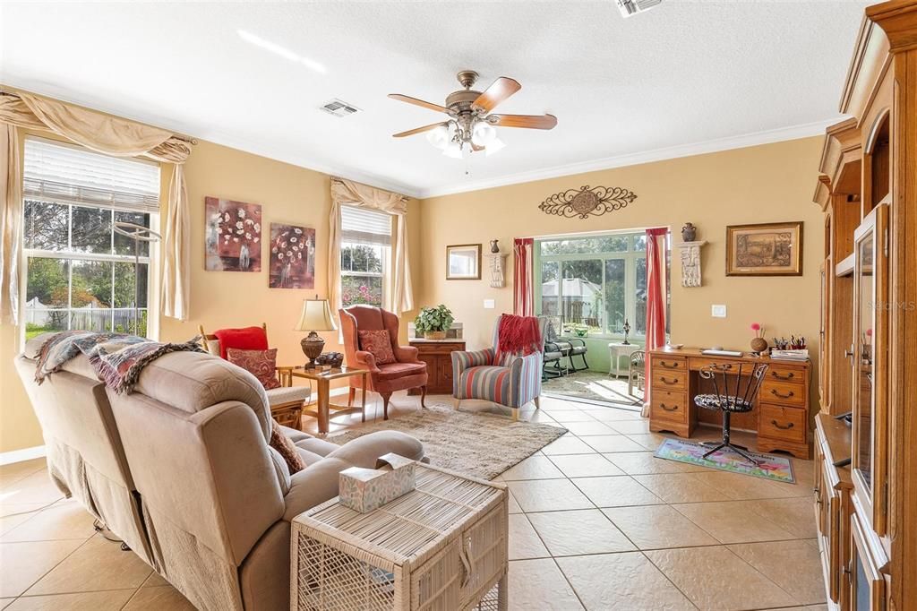 For Sale: $399,000 (3 beds, 2 baths, 1898 Square Feet)