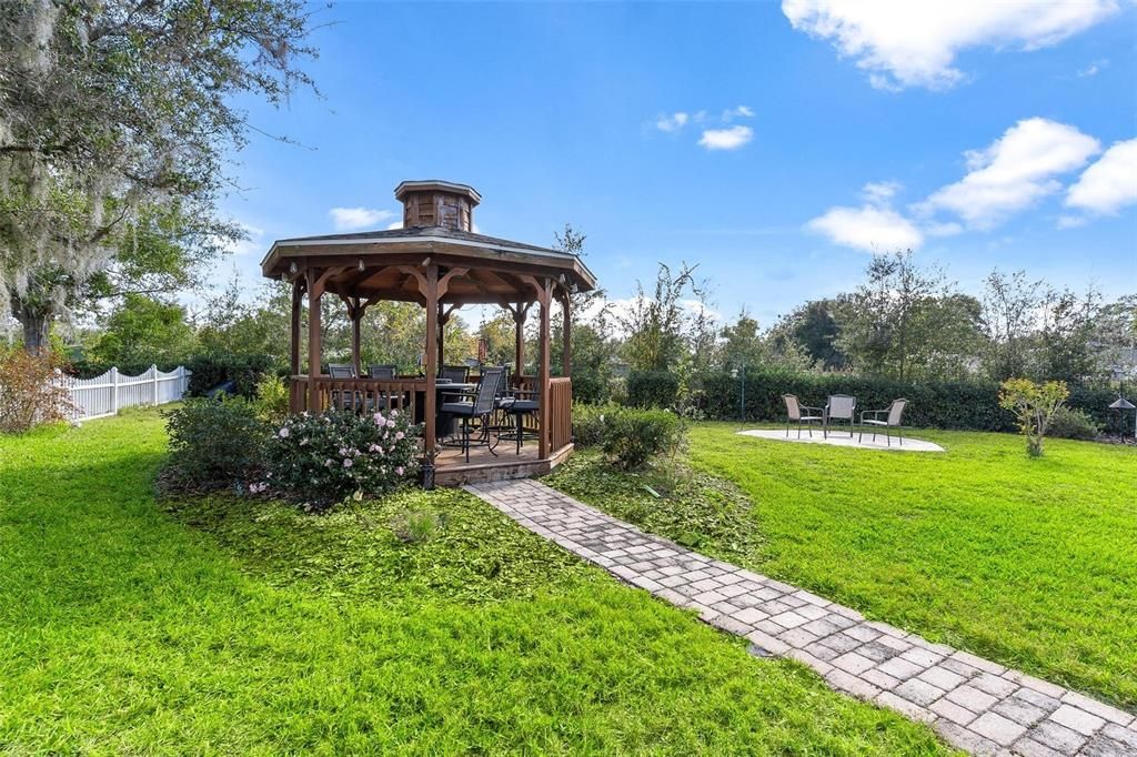 For Sale: $399,000 (3 beds, 2 baths, 1898 Square Feet)