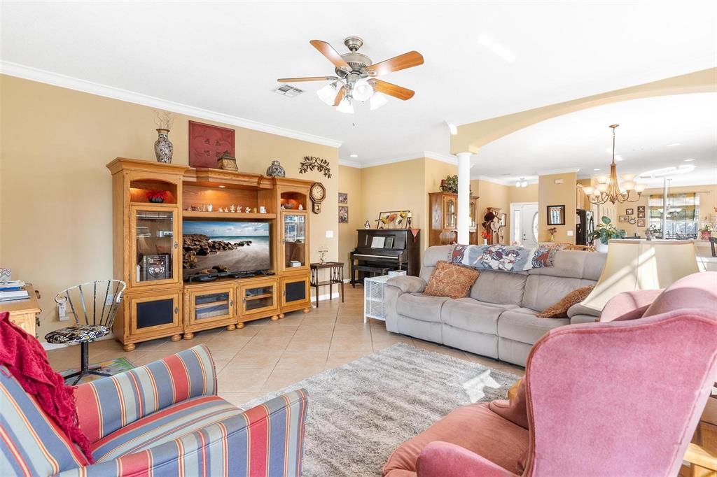 For Sale: $399,000 (3 beds, 2 baths, 1898 Square Feet)