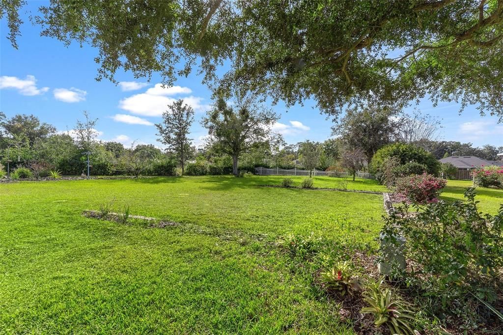 For Sale: $399,000 (3 beds, 2 baths, 1898 Square Feet)