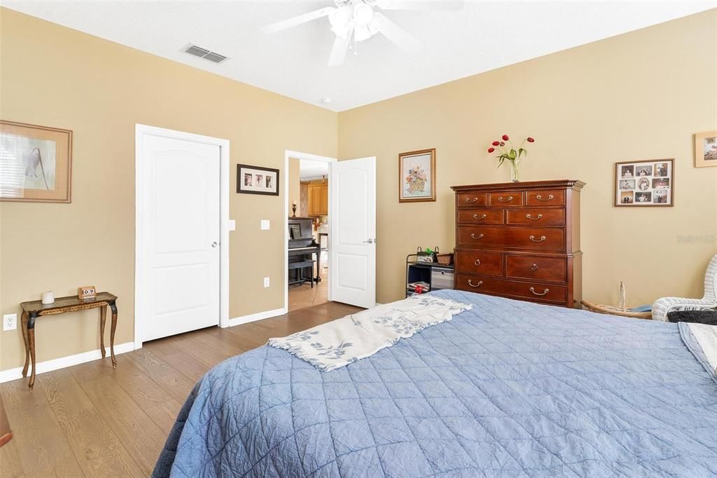 For Sale: $399,000 (3 beds, 2 baths, 1898 Square Feet)