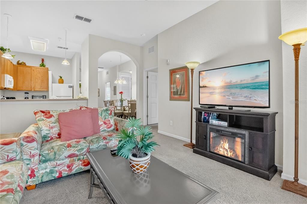 На продажу: $200,000 (3 спален, 2 ванн, 1227 Квадратных фут)