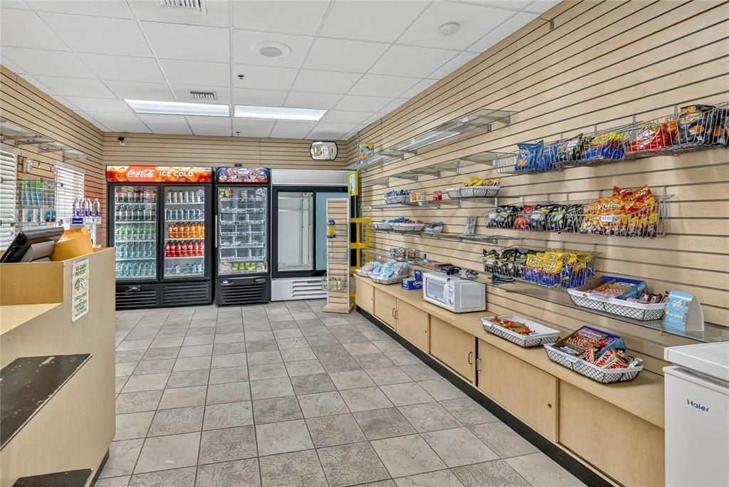 На продажу: $200,000 (3 спален, 2 ванн, 1227 Квадратных фут)