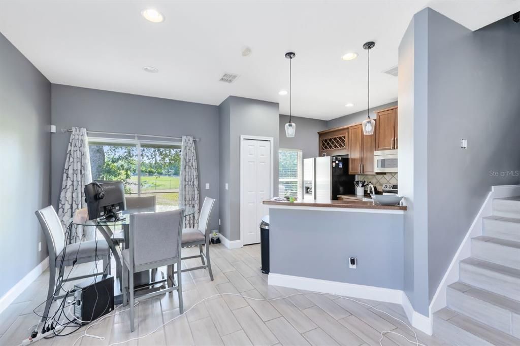 На продажу: $285,000 (3 спален, 2 ванн, 1344 Квадратных фут)