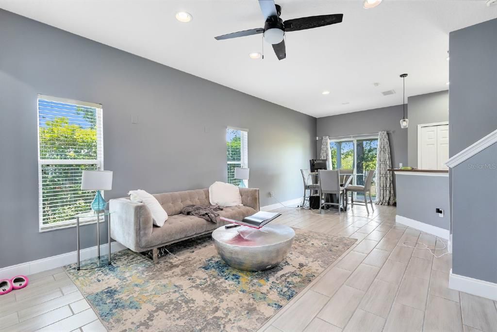 На продажу: $285,000 (3 спален, 2 ванн, 1344 Квадратных фут)