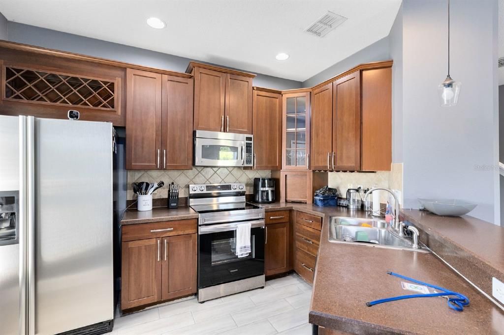 На продажу: $285,000 (3 спален, 2 ванн, 1344 Квадратных фут)