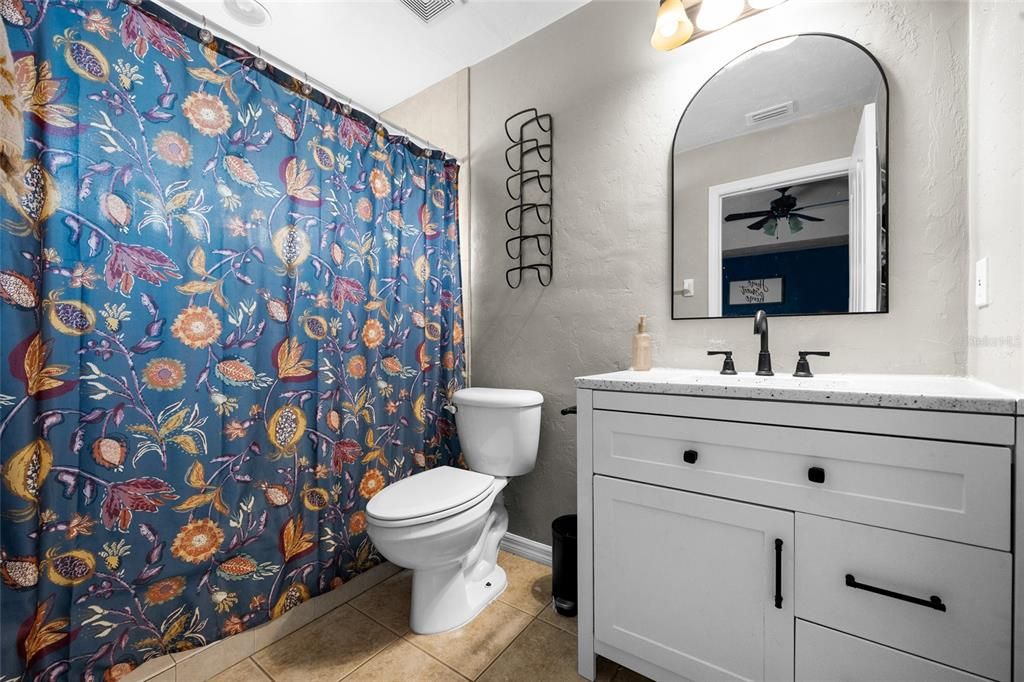 For Sale: $265,900 (3 beds, 2 baths, 1281 Square Feet)