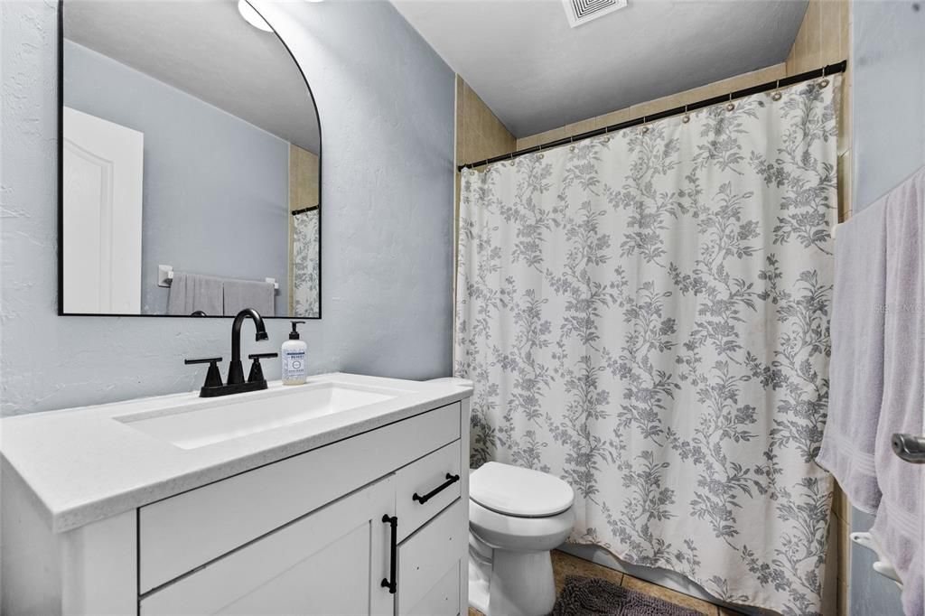 For Sale: $265,900 (3 beds, 2 baths, 1281 Square Feet)