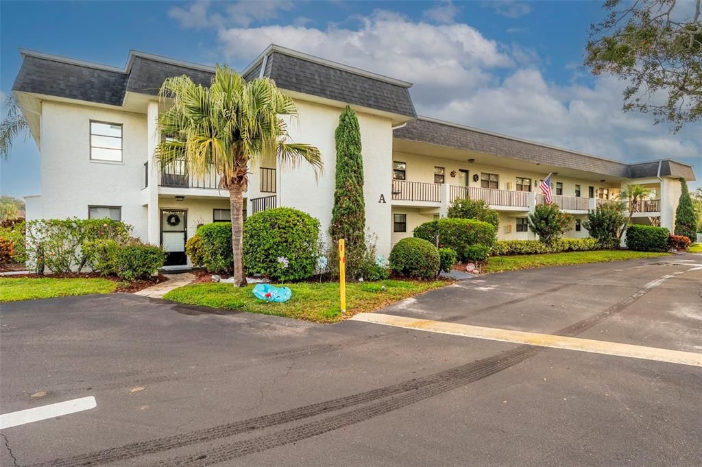 For Sale: $199,000 (2 beds, 2 baths, 1100 Square Feet)