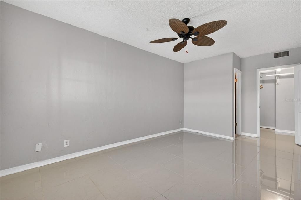 For Sale: $199,000 (2 beds, 2 baths, 1100 Square Feet)