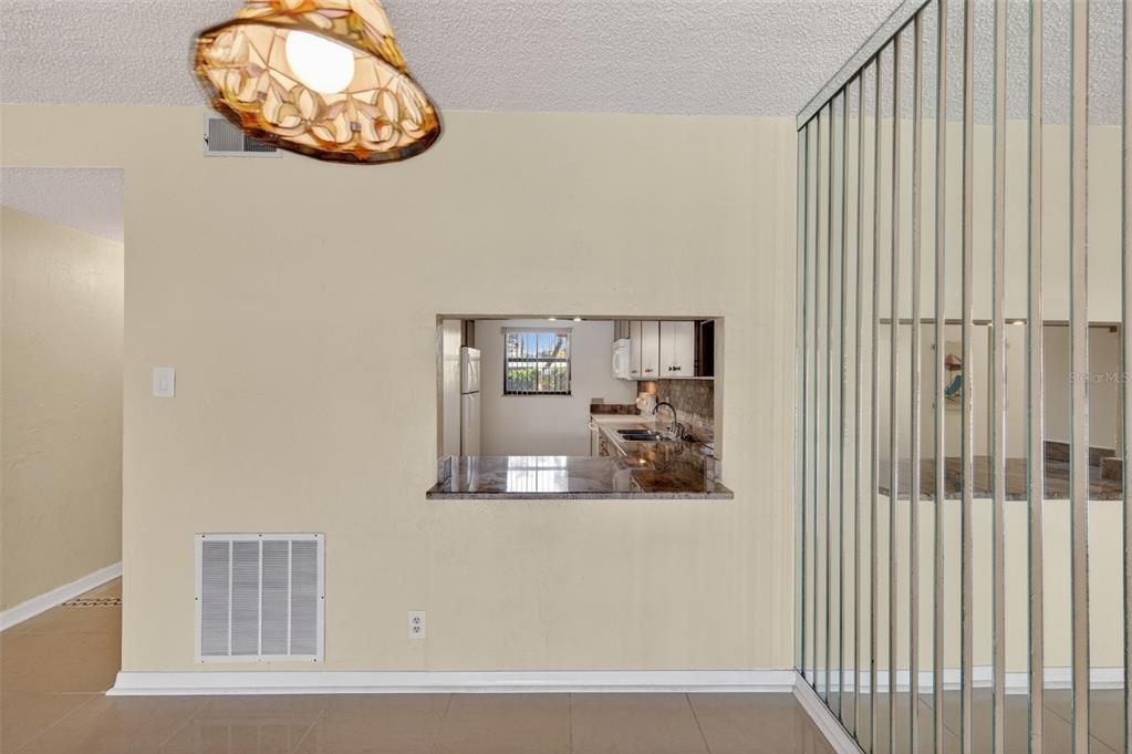 For Sale: $199,000 (2 beds, 2 baths, 1100 Square Feet)