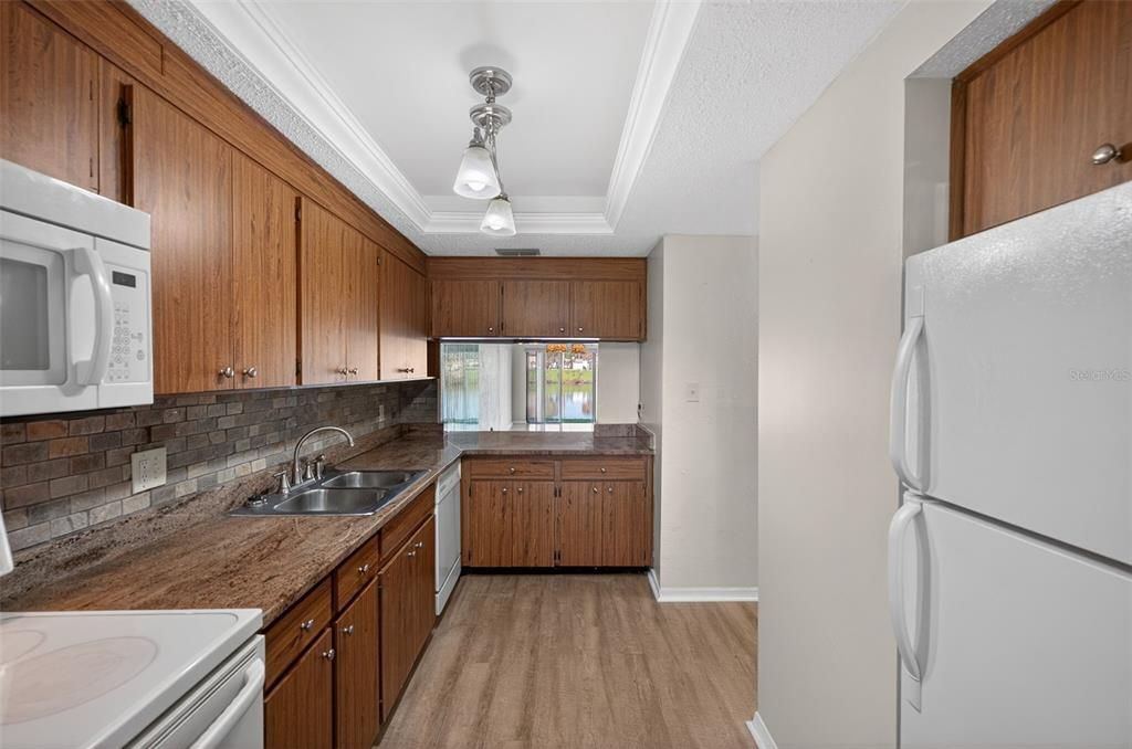 For Sale: $199,000 (2 beds, 2 baths, 1100 Square Feet)