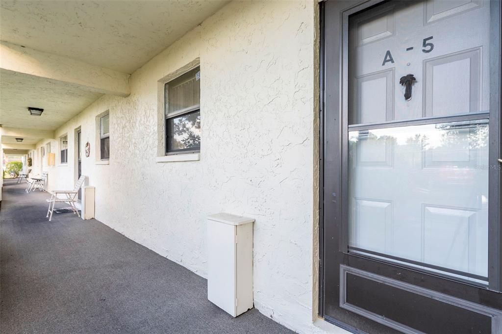 For Sale: $199,000 (2 beds, 2 baths, 1100 Square Feet)