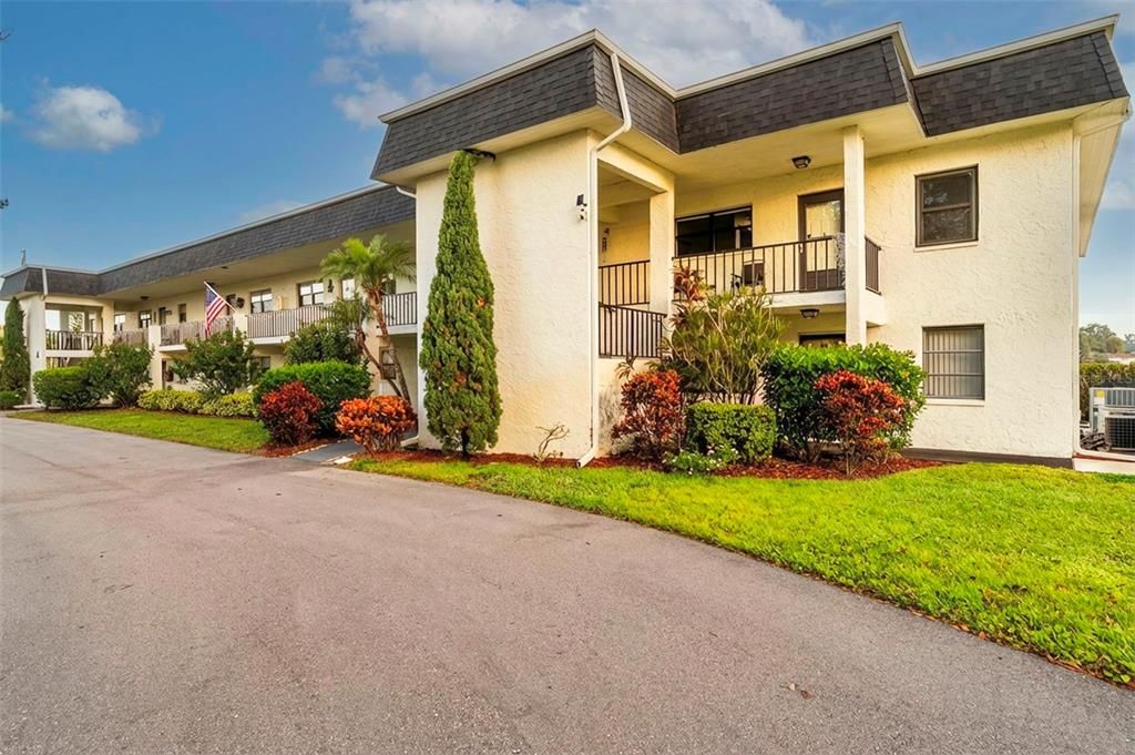 For Sale: $199,000 (2 beds, 2 baths, 1100 Square Feet)