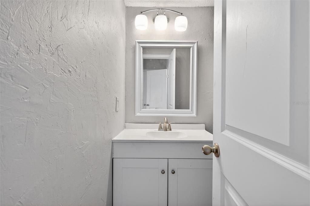 For Sale: $199,000 (2 beds, 2 baths, 1100 Square Feet)