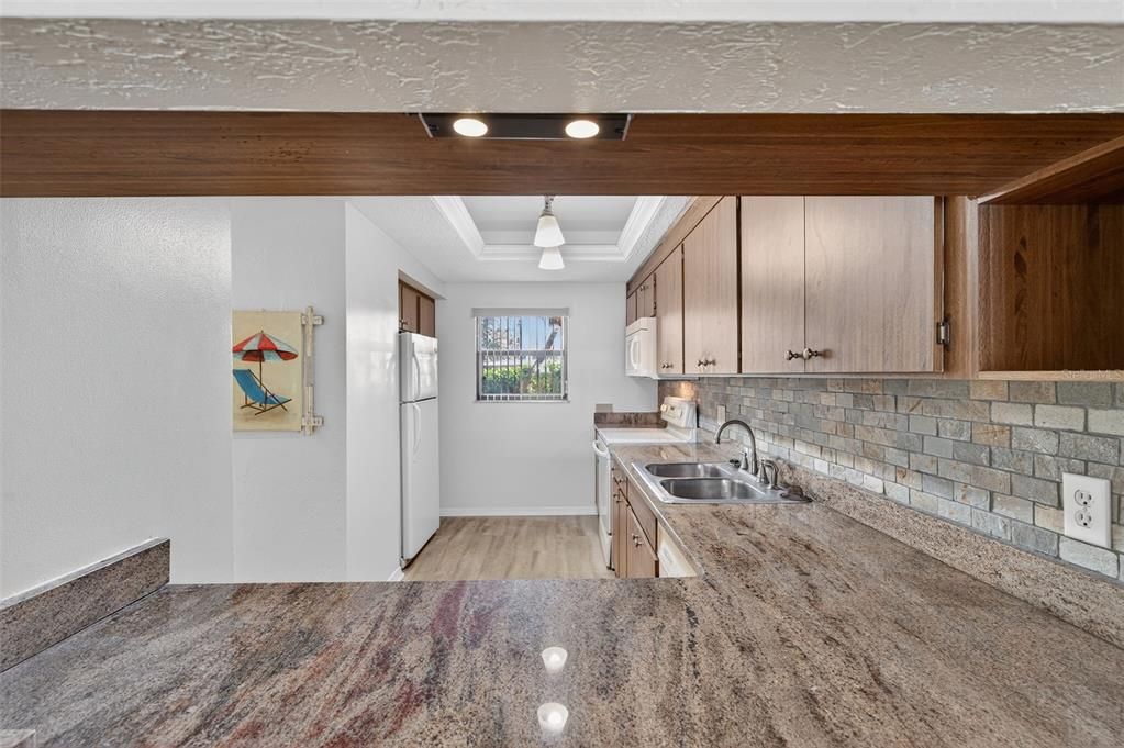 For Sale: $199,000 (2 beds, 2 baths, 1100 Square Feet)