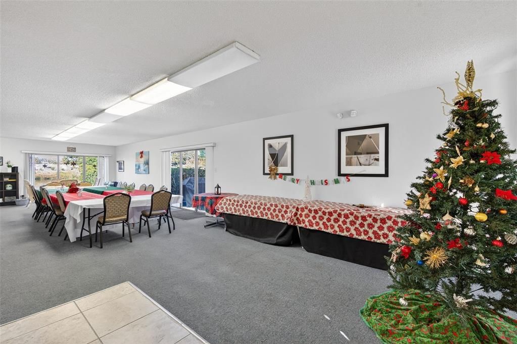 For Sale: $199,000 (2 beds, 2 baths, 1100 Square Feet)